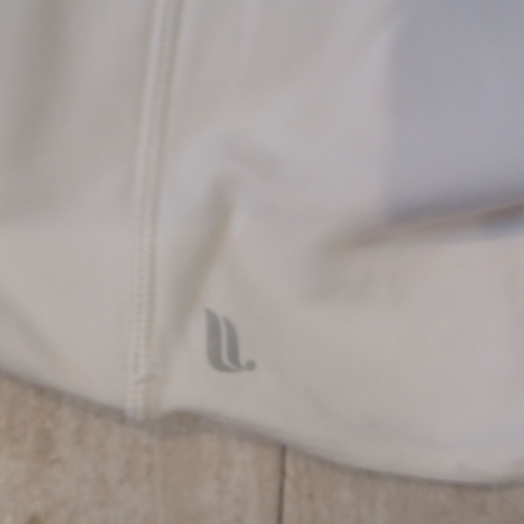 Fabletics Power Hold Beautiful Creamy White Limited Edition Set - Picture 7 of 16